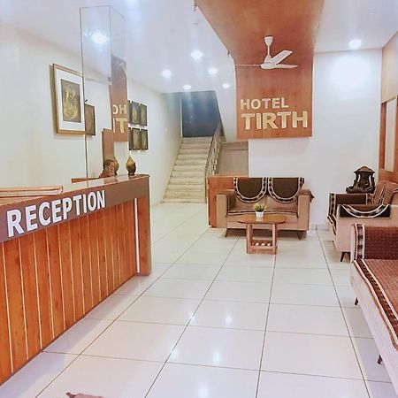 Hotel Tirth Ankleshwar Kültér fotó