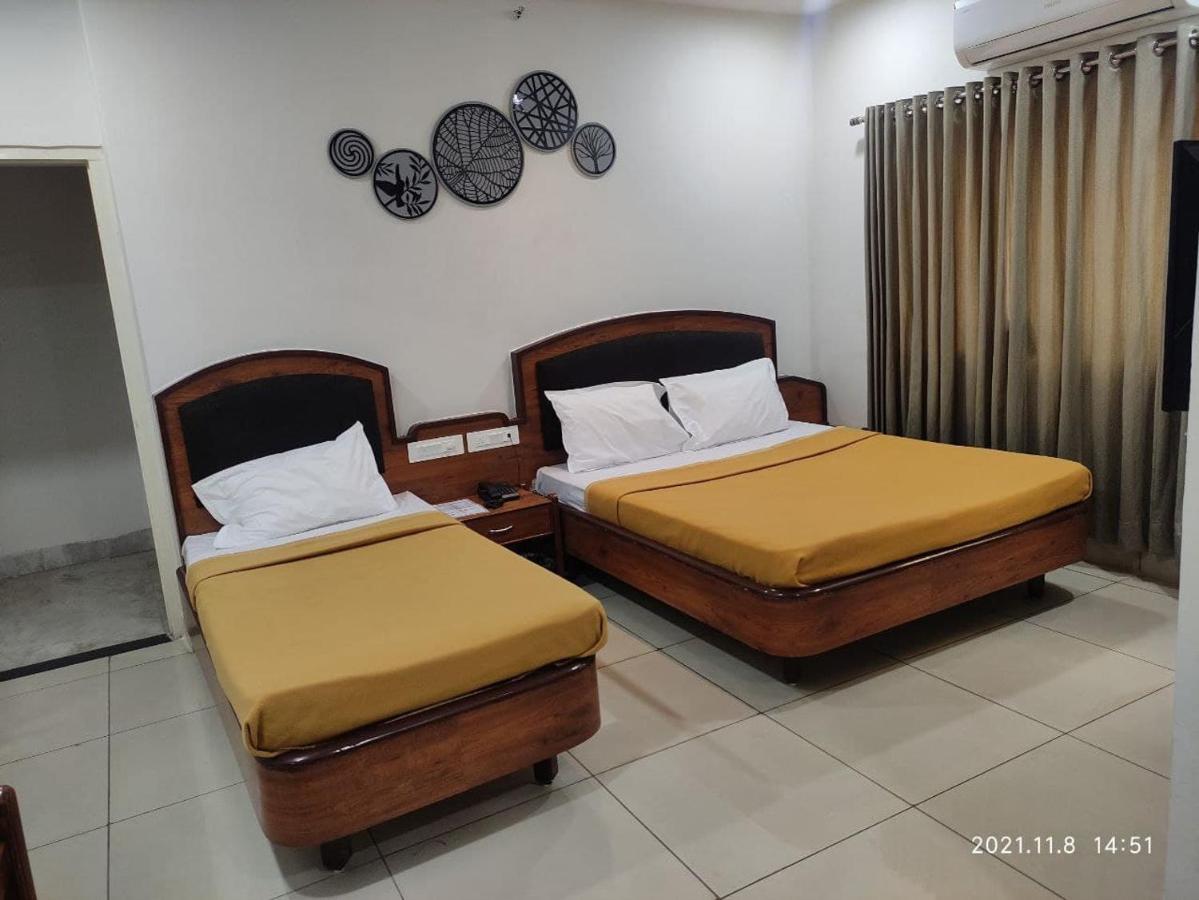 Hotel Tirth Ankleshwar Kültér fotó
