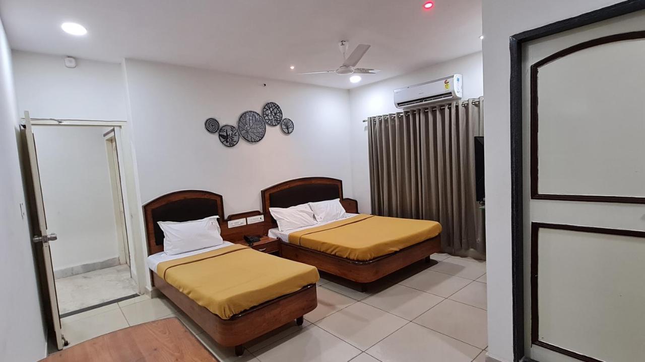 Hotel Tirth Ankleshwar Kültér fotó