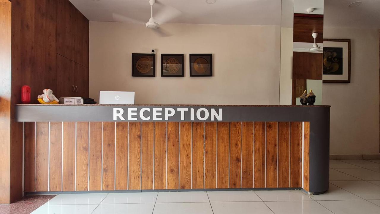 Hotel Tirth Ankleshwar Kültér fotó